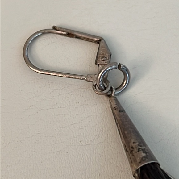 Vintage feathered, green gold drop earrings - Picture 3 of 10